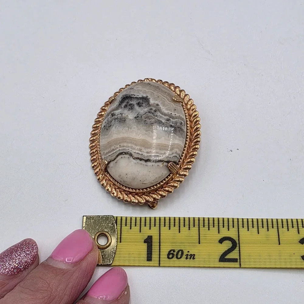 Vintage Oval Agate Style Brooch Pin‎ Gold Tone Rope Edge Mosaic Stone Statement